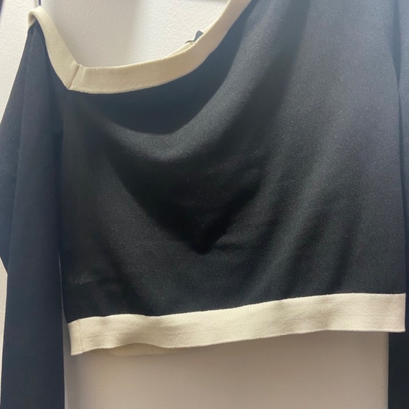 tipped off shoulder novelty button cropped sweater - Picture 6 of 8